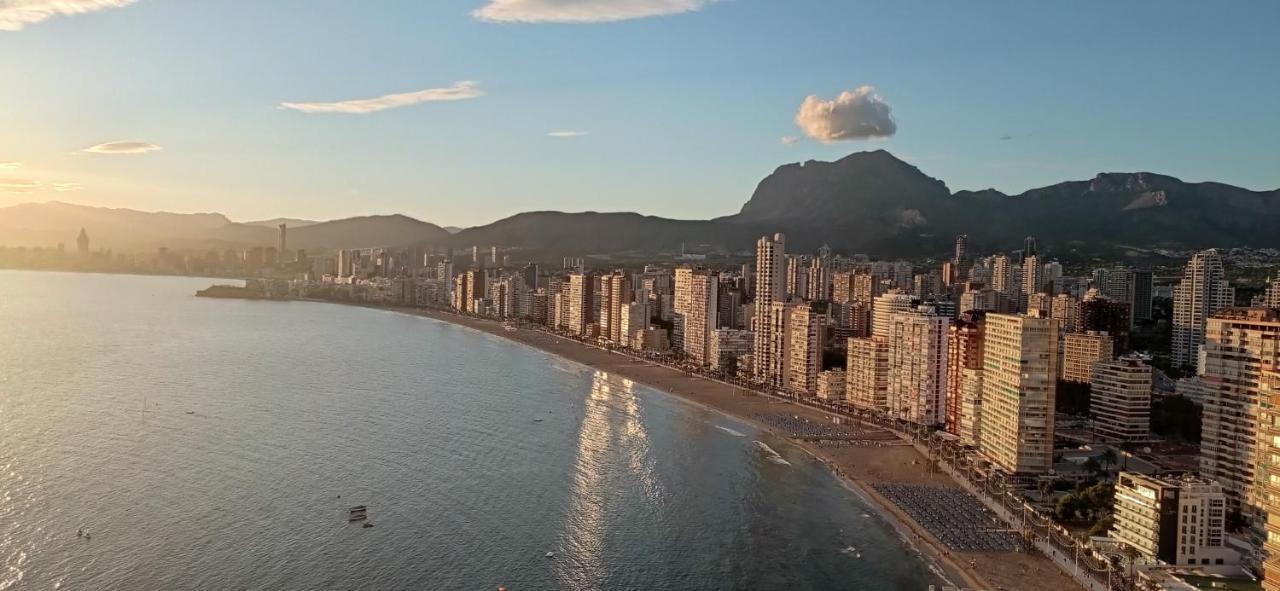 Las Mejores Vistas De Benidorm. Apartment Bagian luar foto